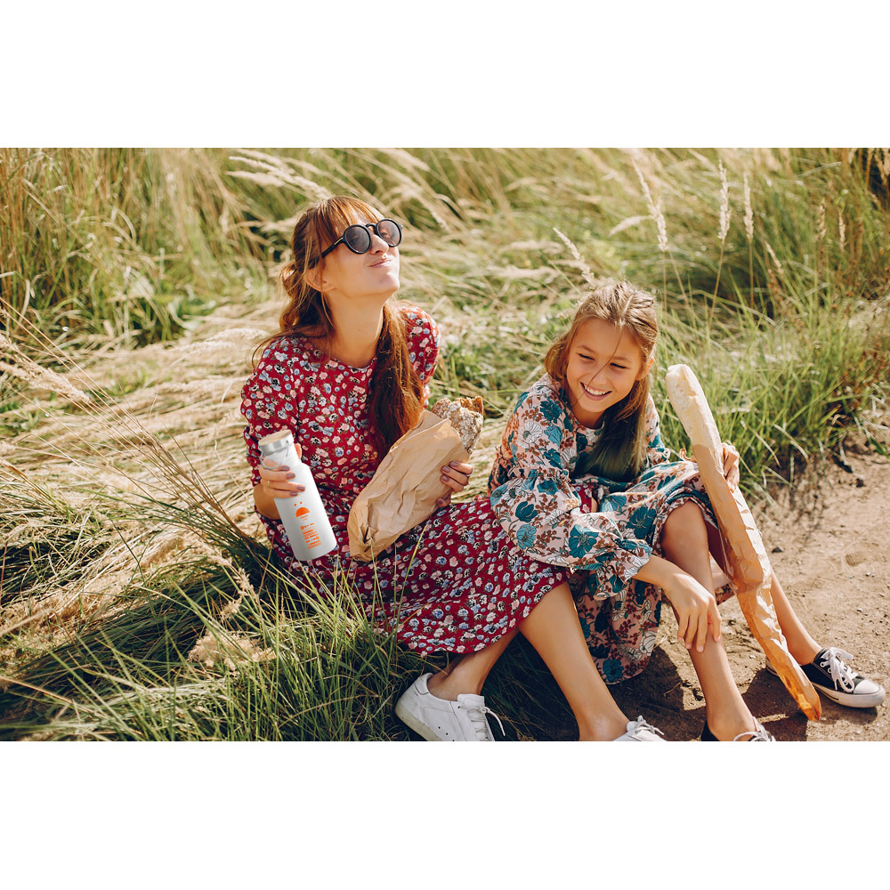 Fashionable,Mother,With,Daughter.,Family,In,A,Summer,Fiels.,Girl
